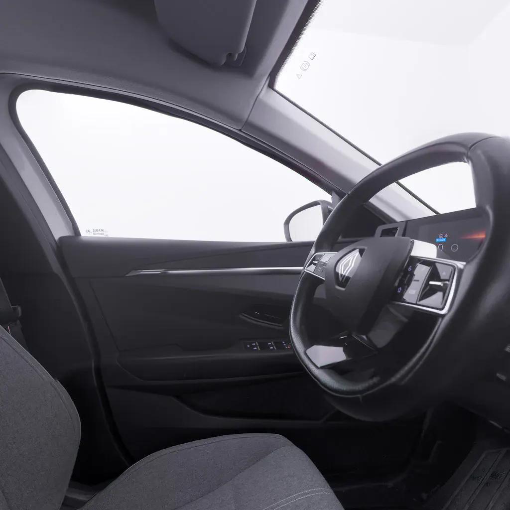 Renault Mégane E-Tech Toulouse vue 4 Renault Mégane E-Tech en leasing sans apport à Toulouse — vue 4