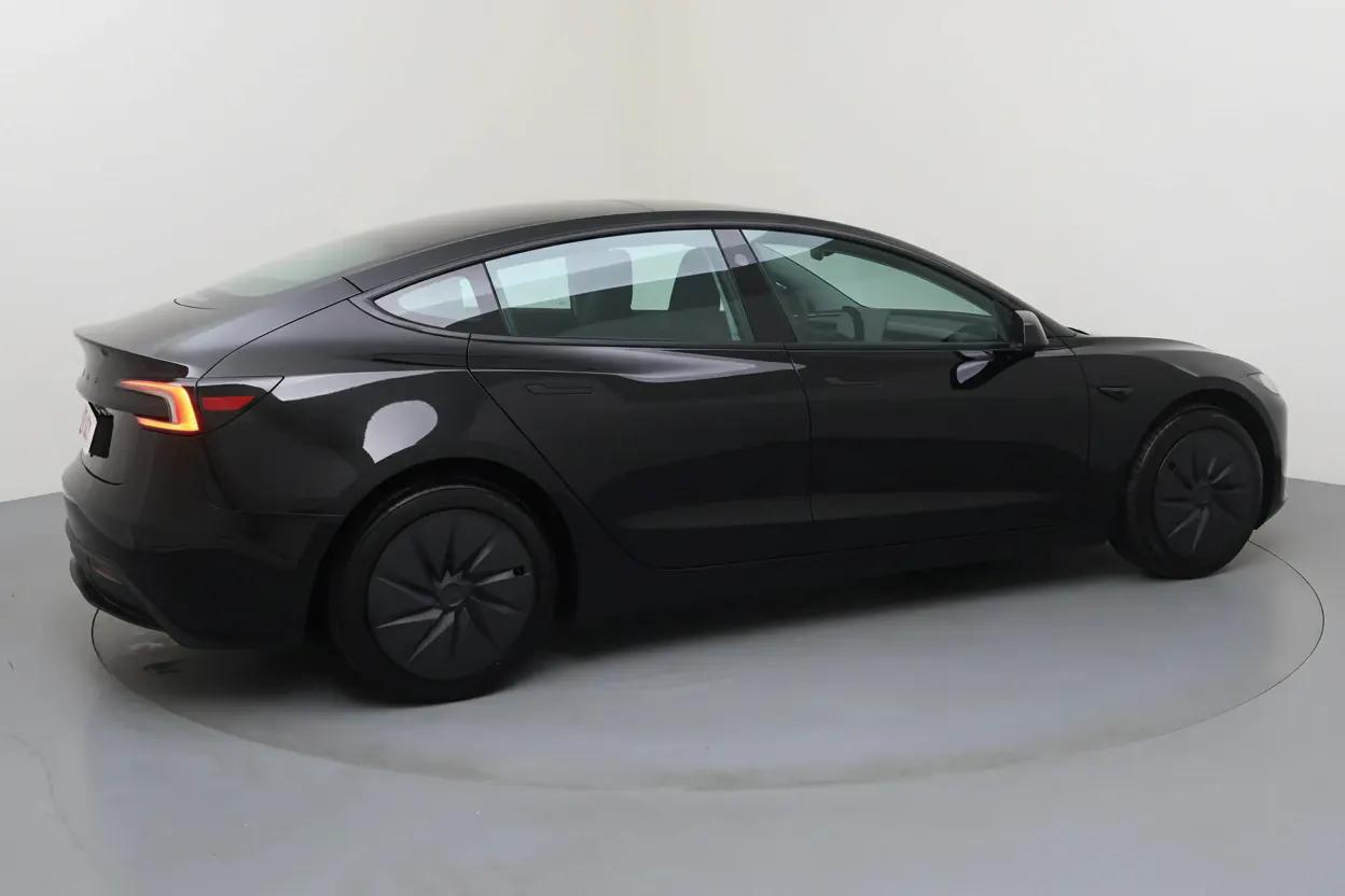 Tesla Model 3 Toulouse vue 3 Tesla Model 3 en leasing sans apport à Toulouse — vue 3